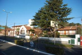  Apart Hotel Los Cedros  Тандил